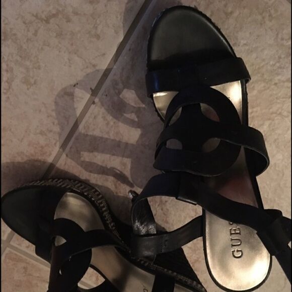 Guess platform sandals sz 9 - Picture 3 of 4